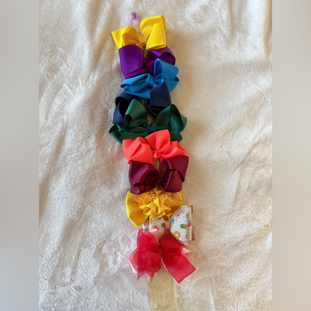 Lot of 10 girl clip on hair bows